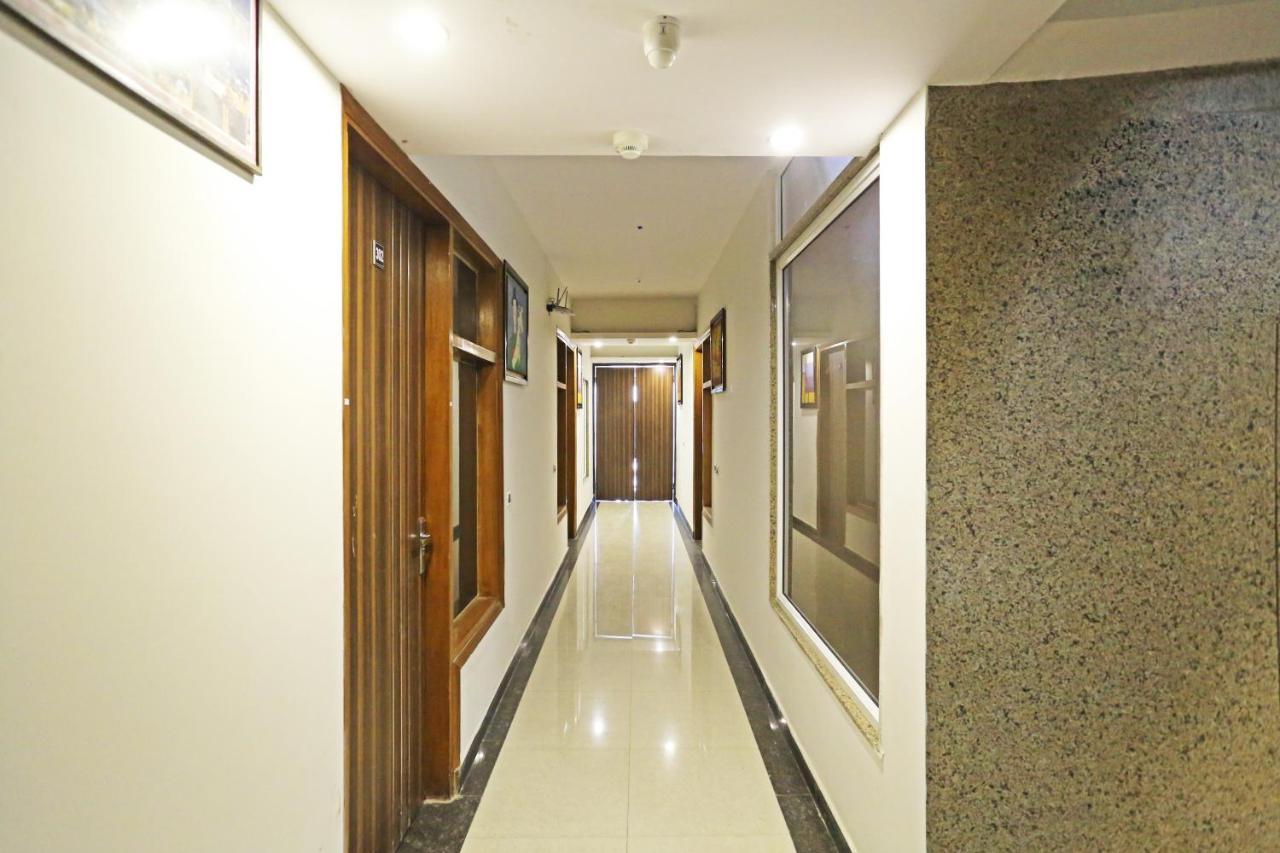 Hotel La Casa Delhi Airport Ню Делхи Екстериор снимка